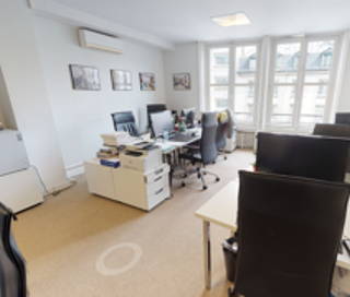 Bureau privé 40 m² 10 postes Location bureau Rue Jean Mermoz Paris 75008 - photo 1